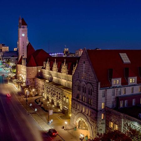 St. Louis Union Station Hotel, Curio Collection By Hilton Bagian luar foto