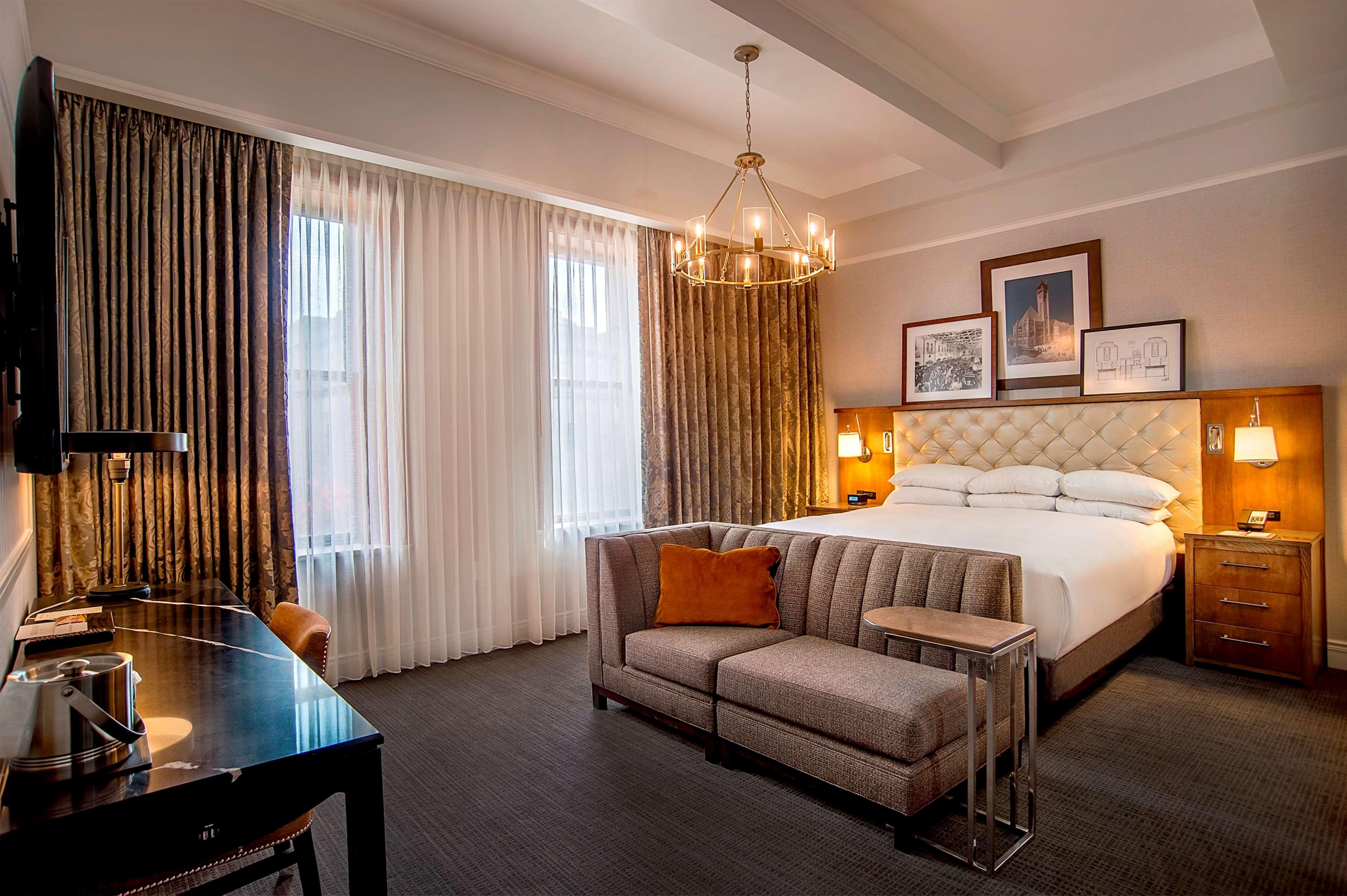 St. Louis Union Station Hotel, Curio Collection By Hilton Bagian luar foto