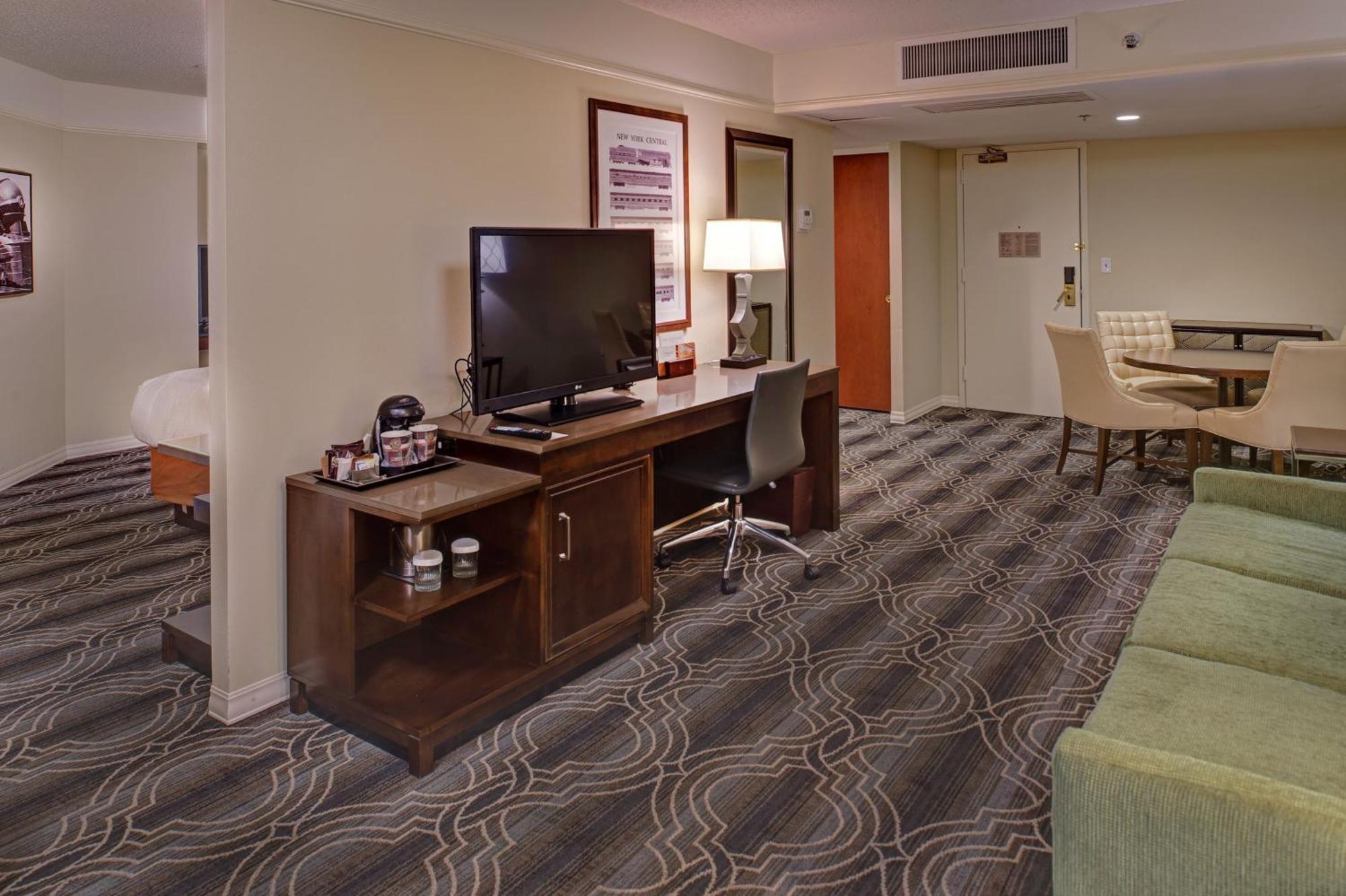 St. Louis Union Station Hotel, Curio Collection By Hilton Bagian luar foto