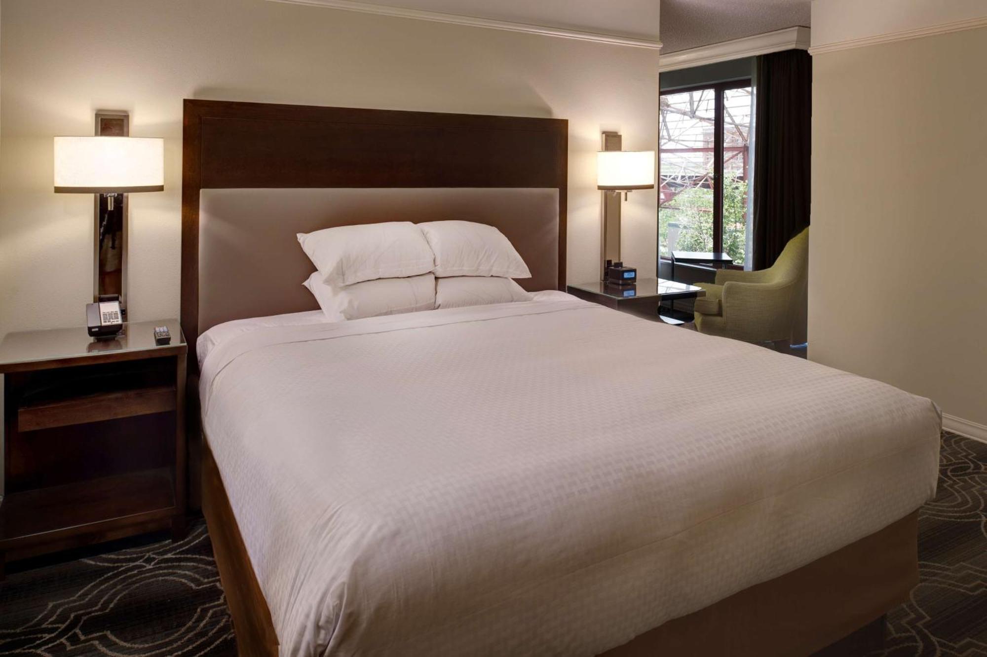 St. Louis Union Station Hotel, Curio Collection By Hilton Bagian luar foto