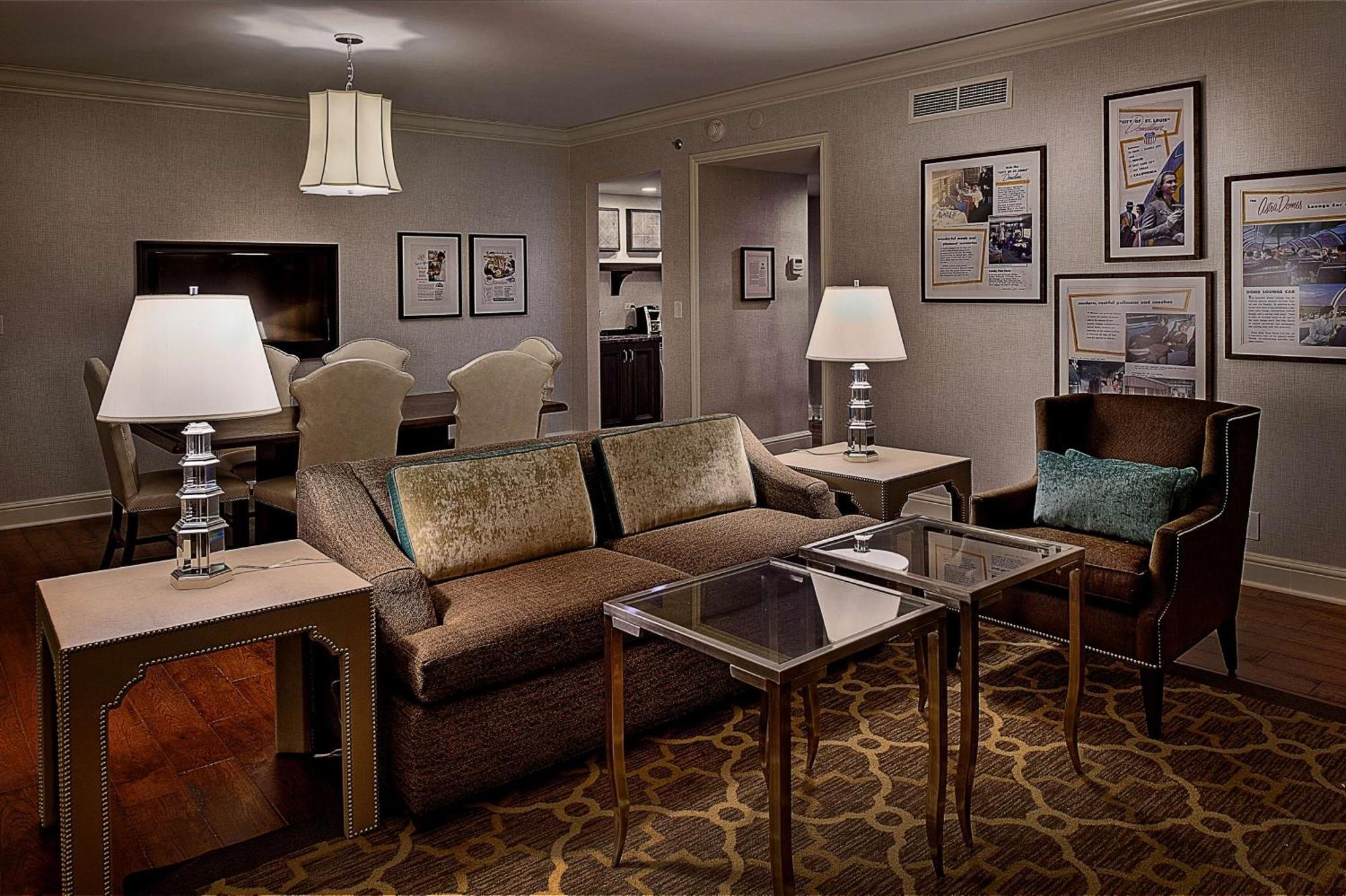 St. Louis Union Station Hotel, Curio Collection By Hilton Bagian luar foto