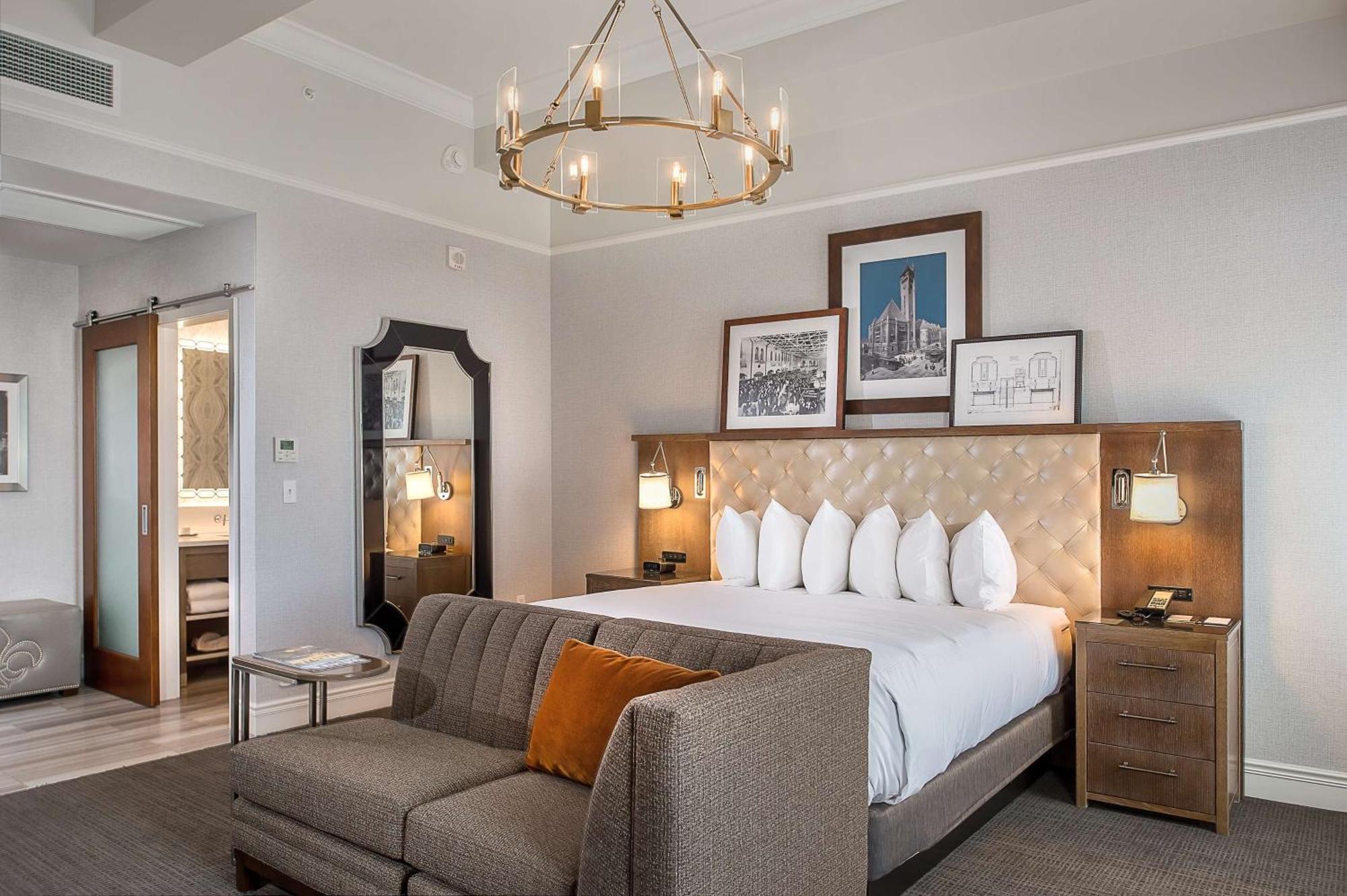 St. Louis Union Station Hotel, Curio Collection By Hilton Bagian luar foto