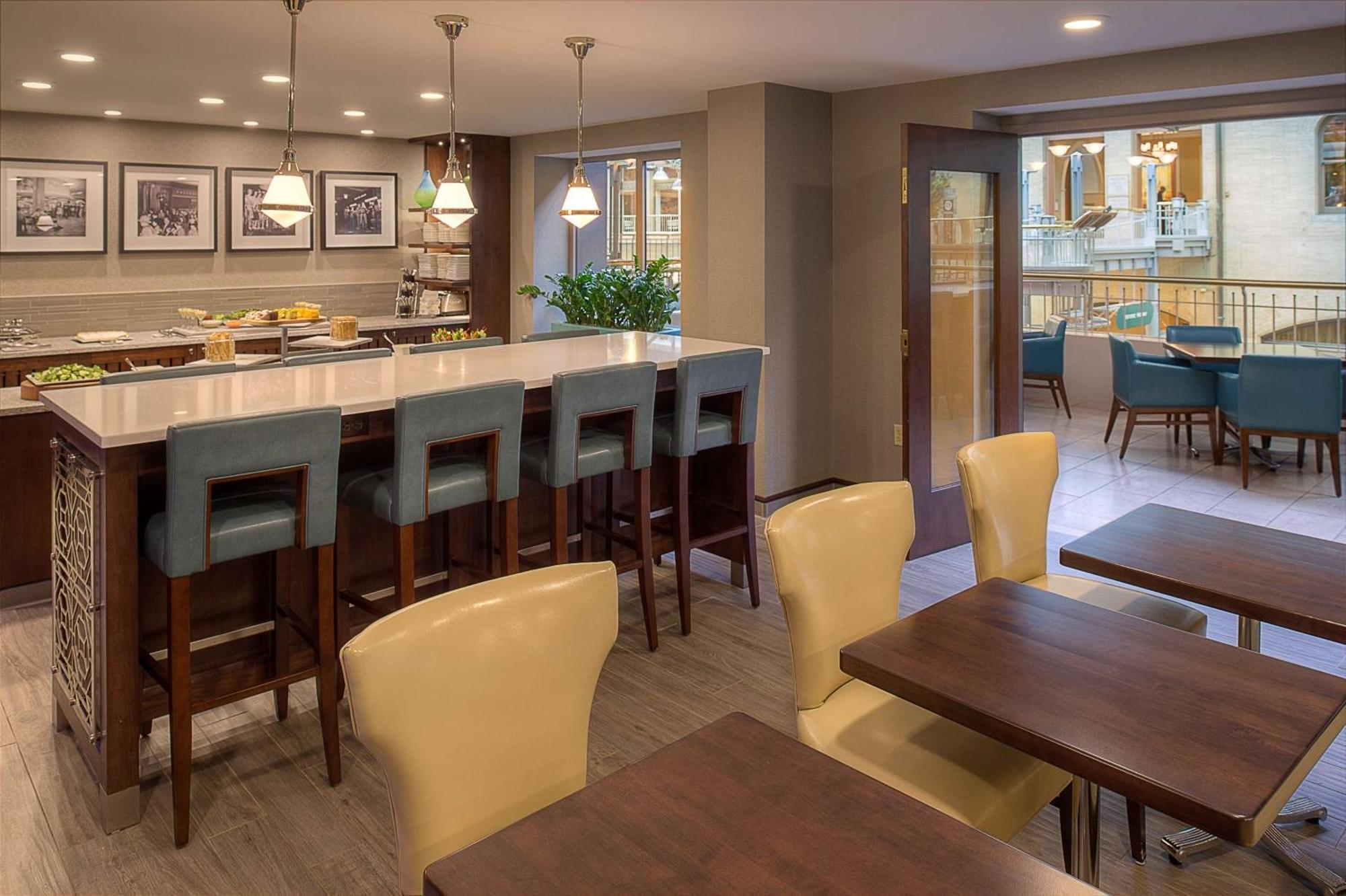 St. Louis Union Station Hotel, Curio Collection By Hilton Bagian luar foto
