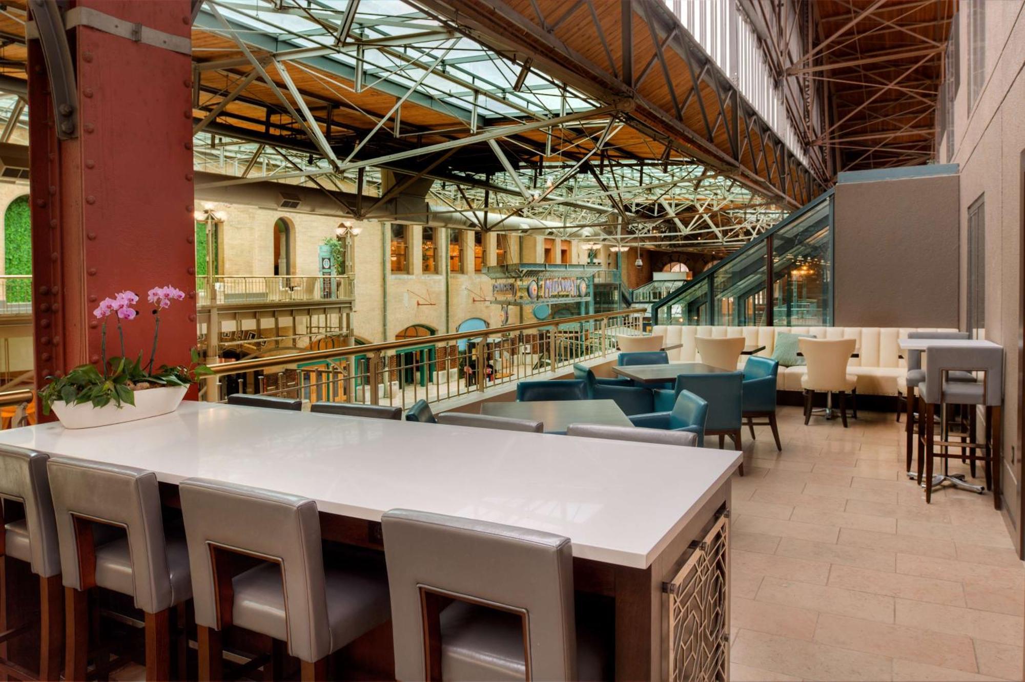 St. Louis Union Station Hotel, Curio Collection By Hilton Bagian luar foto