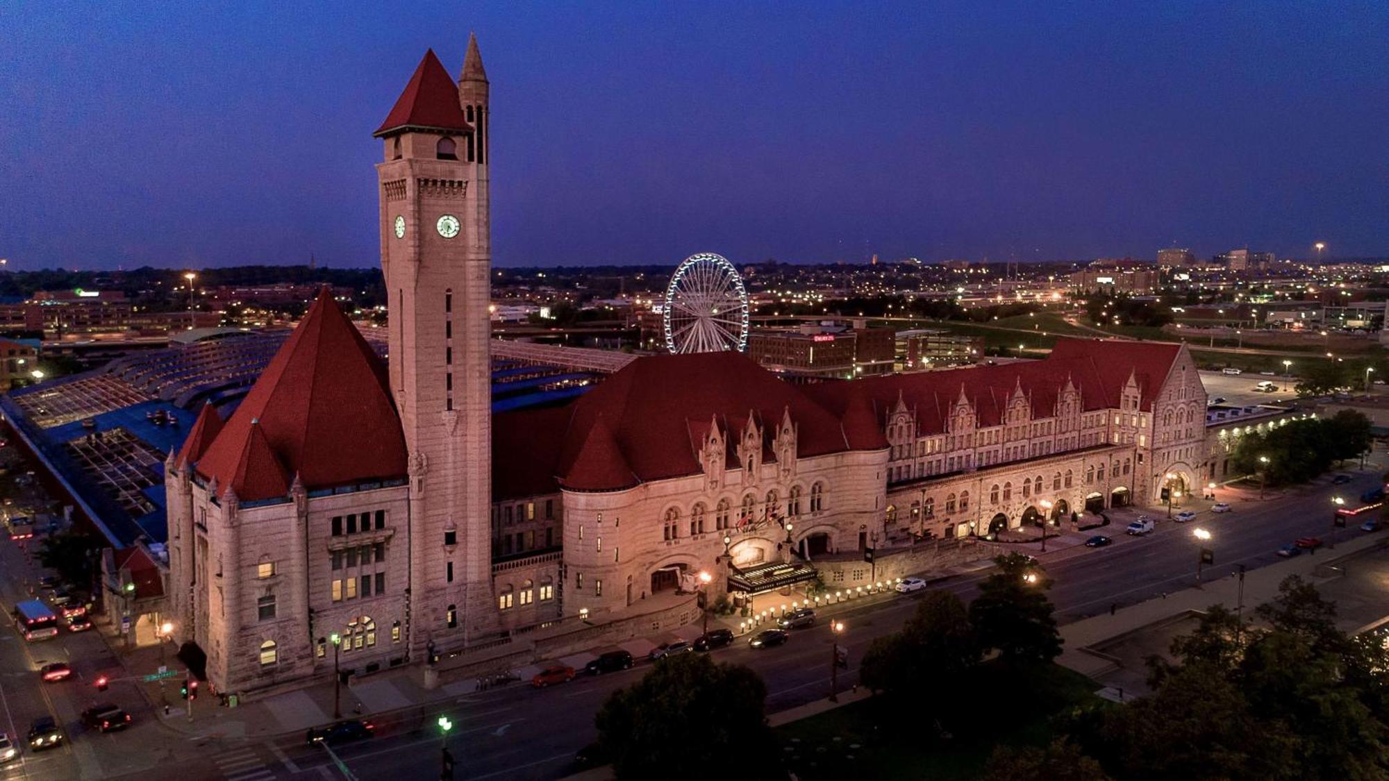St. Louis Union Station Hotel, Curio Collection By Hilton Bagian luar foto